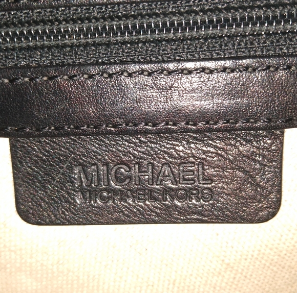 Michael Kors Black Buckle Hobo Convertible Shoulder Bag w Gold Hardware - Picture 11 of 11